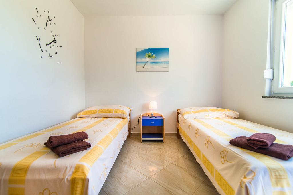Apartment 2 *