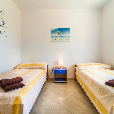 Apartment Una 2 Pula Exterior photo