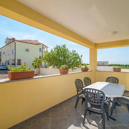 Apartment Una 2 Pula Exterior photo