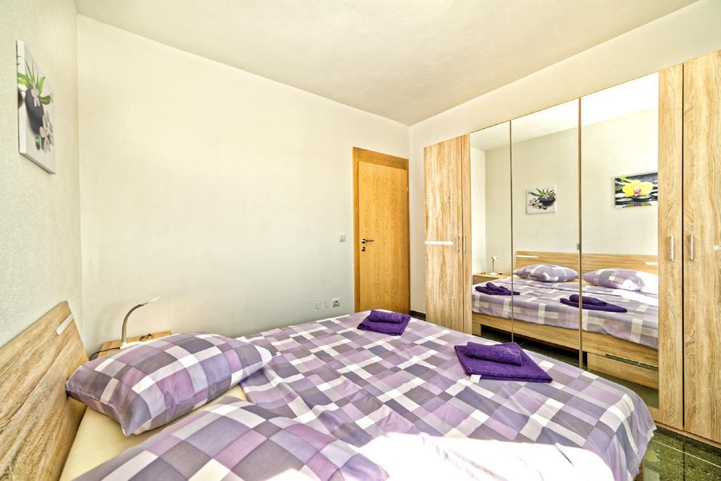 Apartment 2 *
