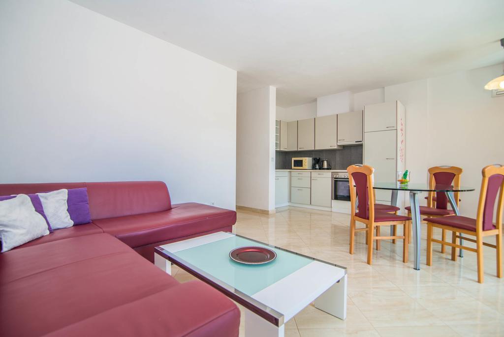 Apartment 2 *